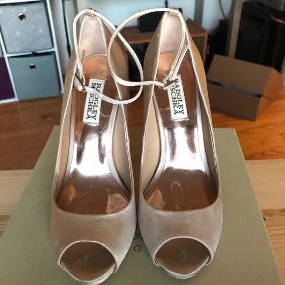 Badgley Mischka Diego pumps - Picture 5 of 7